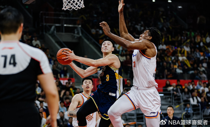 抢庄玩法-40分惨败后又输了10分！广东惨遭上海双杀：杜锋恐裁掉萨林杰？|广东队|上海队|上海男篮|广东男篮|马尚-布鲁克斯_新浪体育_新浪新闻